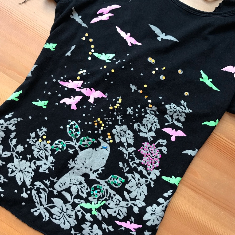 For the birds! Unique embroidered black t shirt!